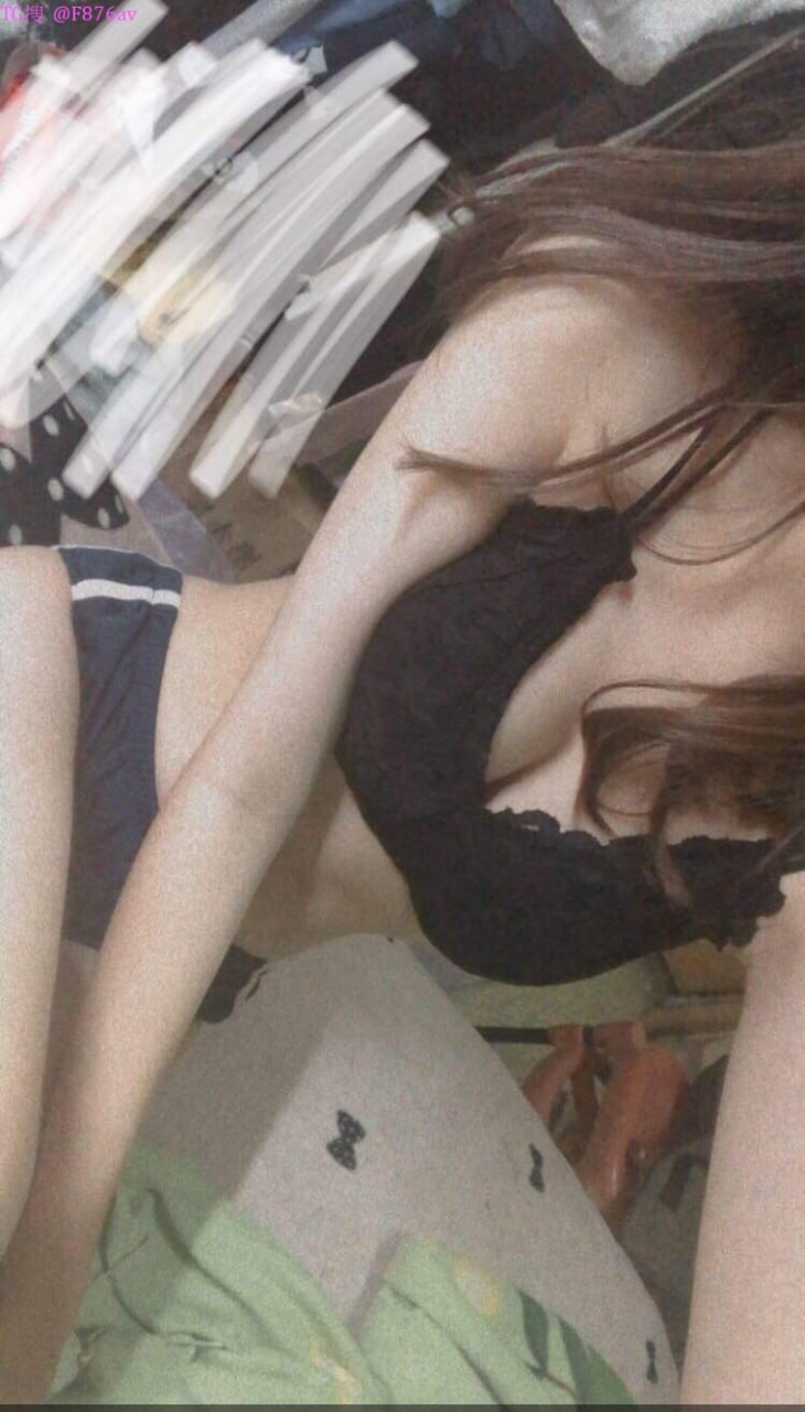 Nuôi dưỡng cháu gái dễ thương chỉ để địt